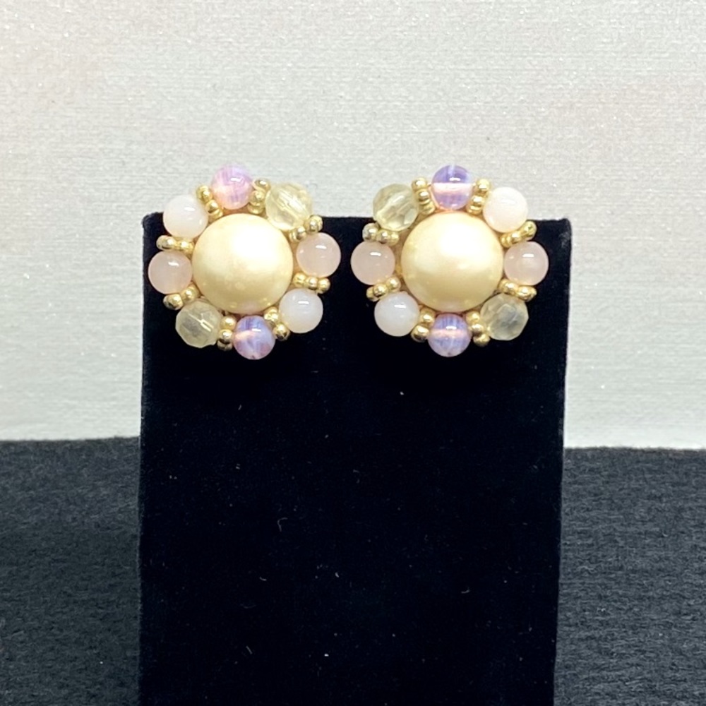 Vintage pearl clip on earrings